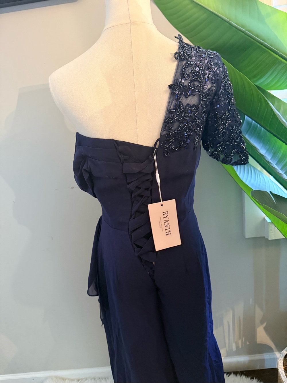 Elegant One-Shoulder Navy Evening Dress - Picture 3 of 3